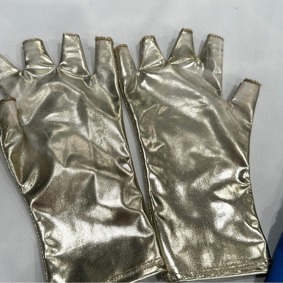 Disney Descendants Chloe Charming Rise of Red 5pc Halloween Costume Cosplay - Picture 8 of 13